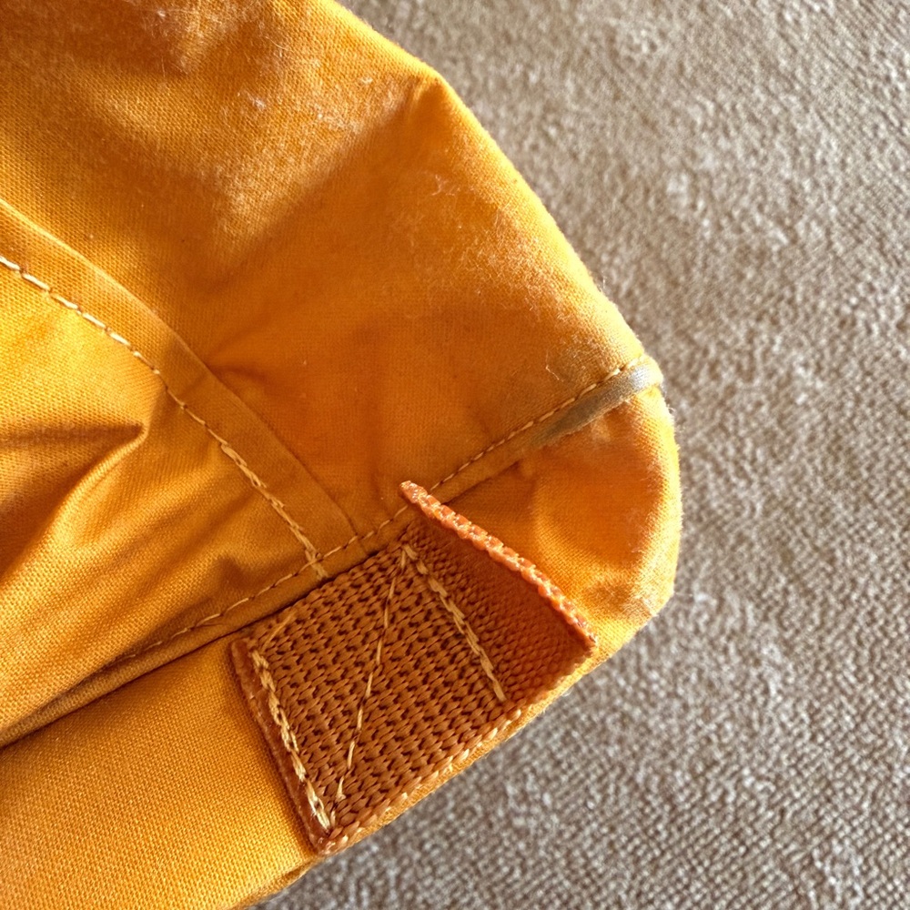 GUC Fjällräven Kånken Backpack in Mustard Yellow - Picture 6 of 16